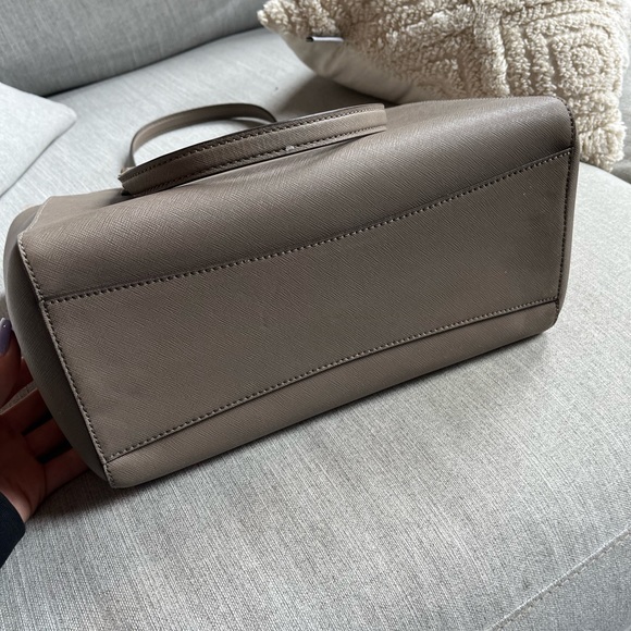 Tory Burch Mini Robinson Tote - Picture 10 of 10